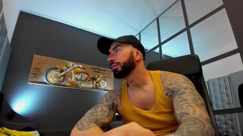 Snapshot of arongrant chatting on January 2025 08:57:02 AM AronGrant online show from January 2025 08:57:02 AM