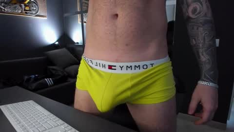 Snapshot of arongrant chatting on January 2025 12:01:01 PM AronGrant online show from January 2025 12:01:01 PM