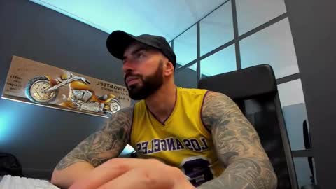 Snapshot of arongrant chatting on January 2025 07:03:01 AM AronGrant online show from January 2025 07:03:01 AM