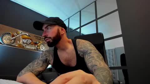 Snapshot of arongrant chatting on January 2025 09:04:02 AM AronGrant online show from January 2025 09:04:02 AM