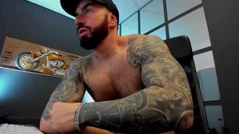 Snapshot of arongrant chatting on January 2025 08:43:01 AM AronGrant online show from January 2025 08:43:01 AM