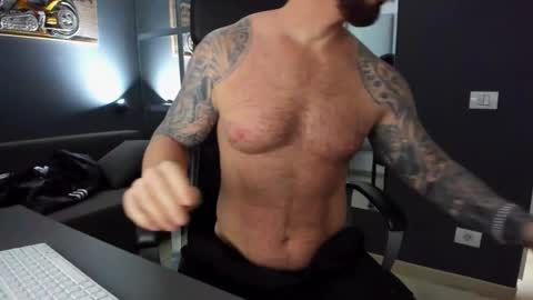 Snapshot of arongrant chatting on February 2025 11:51:02 AM AronGrant online show from February 2025 11:51:02 AM