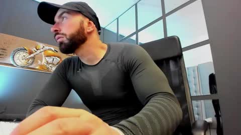 Snapshot of arongrant chatting on February 2025 08:24:02 AM AronGrant online show from February 2025 08:24:02 AM