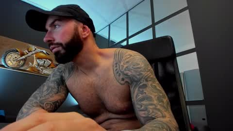 Snapshot of arongrant chatting on February 2025 10:02:01 AM AronGrant online show from February 2025 10:02:01 AM