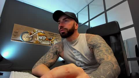 Snapshot of arongrant chatting on February 2025 09:23:01 AM AronGrant online show from February 2025 09:23:01 AM