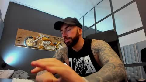 Snapshot of arongrant chatting on February 2025 11:54:01 AM AronGrant online show from February 2025 11:54:01 AM