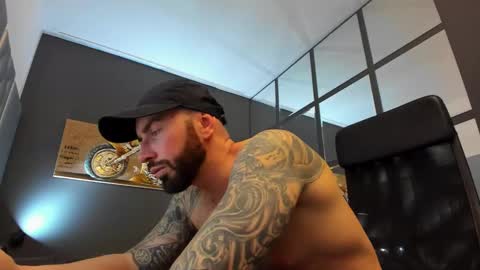 Snapshot of arongrant chatting on February 2025 12:45:02 PM AronGrant online show from February 2025 12:45:02 PM