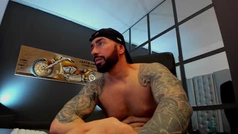 Snapshot of arongrant chatting on March 2025 09:18:02 AM AronGrant online show from March 2025 09:18:02 AM