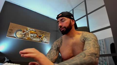 Snapshot of arongrant chatting on March 2025 09:17:02 AM AronGrant online show from March 2025 09:17:02 AM