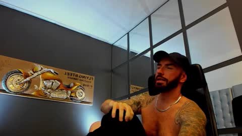 Snapshot of arongrant chatting on September 2025 10:03:02 AM AronGrant online show from September 2025 10:03:02 AM