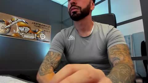 Snapshot of arongrant chatting on September 2025 09:58:02 AM AronGrant online show from September 2025 09:58:02 AM