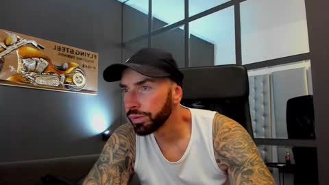 Snapshot of arongrant chatting on October 2025 08:23:02 AM AronGrant online show from October 2025 08:23:02 AM