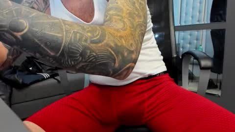 Snapshot of arongrant chatting on October 2025 09:19:02 AM AronGrant online show from October 2025 09:19:02 AM