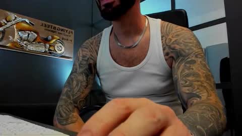 Snapshot of arongrant chatting on October 2025 08:55:02 AM AronGrant online show from October 2025 08:55:02 AM