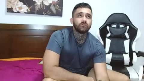 aronmiller online show from September 2025 10:46:02 PM