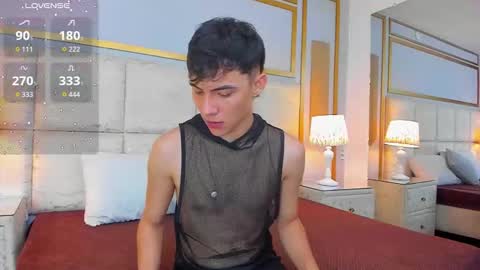 Snapshot of arontawers chatting on March 2026 01:04:02 PM Arontawers online show from March 2026 01:04:02 PM