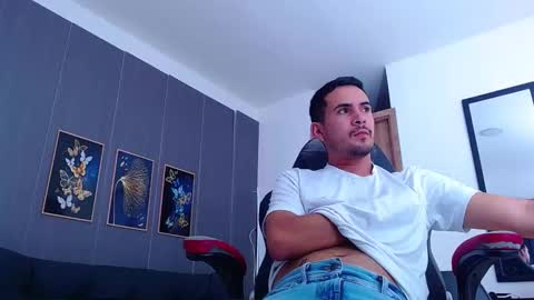 Snapshot of arontrey21_ chatting on September 2025 08:57:02 PM Adrian online show from September 2025 08:57:02 PM