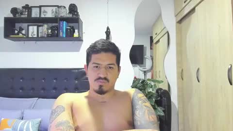 Snapshot of aronwilliams69 chatting on October 2025 02:41:01 AM ARON Independent model online show from October 2025 02:41:01 AM