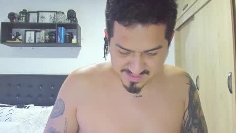 Snapshot of aronwilliams69 chatting on October 2025 01:42:01 AM ARON Independent model online show from October 2025 01:42:01 AM