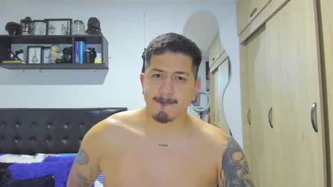 Snapshot of aronwilliams69 chatting on November 2025 07:25:01 AM ARON Independent model online show from November 2025 07:25:01 AM