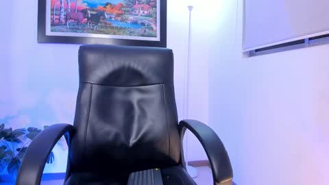 Snapshot of aroon_connor chatting on December 2024 04:16:02 AM online show from December 2024 04:16:02 AM