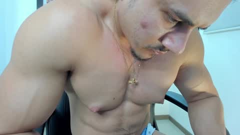 Snapshot of aroon_connor chatting on January 2025 11:32:02 PM online show from January 2025 11:32:02 PM