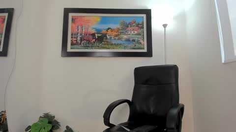 Snapshot of aroon_connor chatting on January 2025 10:30:02 PM online show from January 2025 10:30:02 PM