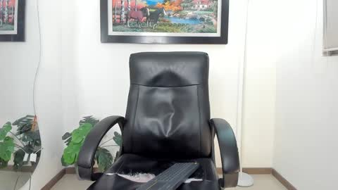 Snapshot of aroon_connor chatting on January 2025 11:43:01 PM online show from January 2025 11:43:01 PM