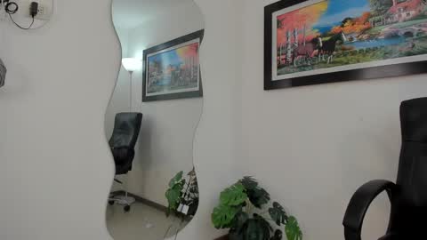 Snapshot of aroon_connor chatting on January 2025 08:45:02 PM online show from January 2025 08:45:02 PM