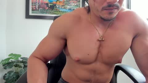 Snapshot of aroon_connor chatting on January 2025 08:49:02 PM online show from January 2025 08:49:02 PM