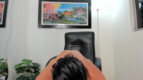 Snapshot of aroon_connor chatting on January 2025 11:54:01 PM online show from January 2025 11:54:01 PM