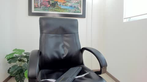 Snapshot of aroon_connor chatting on January 2025 07:10:02 PM online show from January 2025 07:10:02 PM