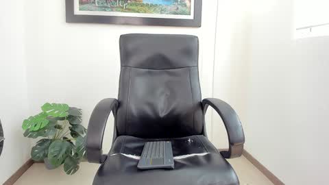 Snapshot of aroon_connor chatting on February 2025 07:49:01 PM online show from February 2025 07:49:01 PM