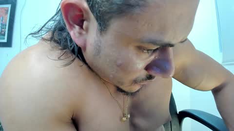 Snapshot of aroon_connor chatting on February 2025 11:02:01 PM online show from February 2025 11:02:01 PM