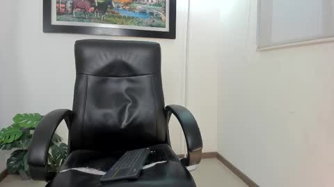 Snapshot of aroon_connor chatting on February 2025 11:02:02 PM online show from February 2025 11:02:02 PM