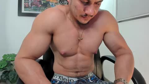 Snapshot of aroon_connor chatting on February 2025 11:51:02 PM online show from February 2025 11:51:02 PM