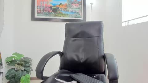 Snapshot of aroon_connor chatting on February 2025 06:59:02 PM online show from February 2025 06:59:02 PM