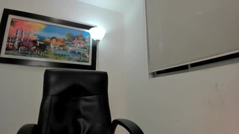 Snapshot of aroon_connor chatting on February 2025 02:29:02 AM online show from February 2025 02:29:02 AM