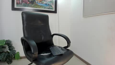 Snapshot of aroon_connor chatting on February 2025 11:52:01 PM online show from February 2025 11:52:01 PM