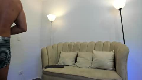 Snapshot of aroon_connor chatting on September 2025 01:27:02 AM online show from September 2025 01:27:02 AM