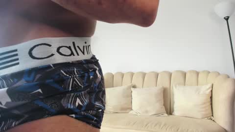 Snapshot of aroon_connor chatting on September 2025 08:01:02 PM online show from September 2025 08:01:02 PM