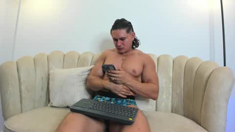 Snapshot of aroon_connor chatting on October 2025 11:02:01 PM online show from October 2025 11:02:01 PM