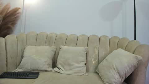 Snapshot of aroon_connor chatting on October 2025 12:03:01 AM online show from October 2025 12:03:01 AM