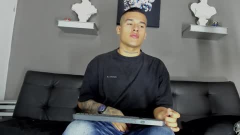 AROON HOT online show from February 2026 11:59:01 AM