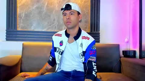 Aroon   online show from November 2025 11:54:01 AM