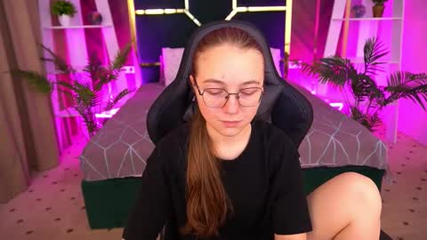 arrinawair online show from November 2025 08:58:01 AM