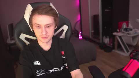 Alex online show from December 2025 08:46:01 PM