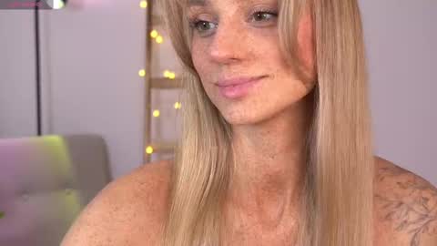 Snapshot of artease chatting on February 2025 08:20:01 AM Arti Next Streams - online show from February 2025 08:20:01 AM