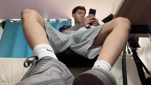 Snapshot of arteemiis chatting on December 2024 10:45:02 AM online show from December 2024 10:45:02 AM