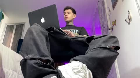 Snapshot of arteemiis chatting on December 2024 08:50:01 PM online show from December 2024 08:50:01 PM